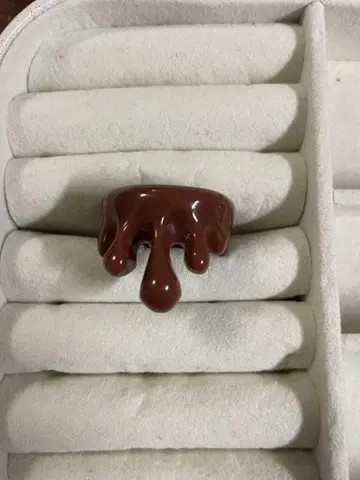 Q-pot. 초콜릿 멜트 반지 브라운