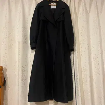 LOULOU WILLOUGHBY 블랙 롱 코트