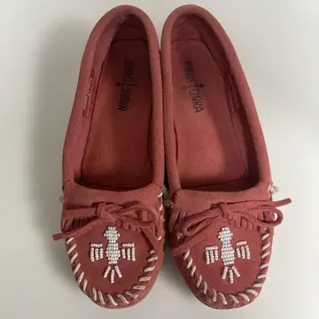 MINNETONKA 미네통카 모카신 썬더버드 비즈 자수 핑크
