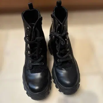 미셸 마카롱 인기 즉시 완판 레이스업 리본 통굽 부츠 새상품급 L 사이즈