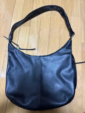 HARE 크루아상 숄더 BAG