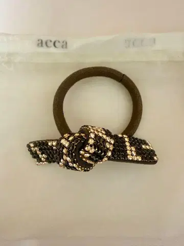 acca 브리지트 포니 머리끈