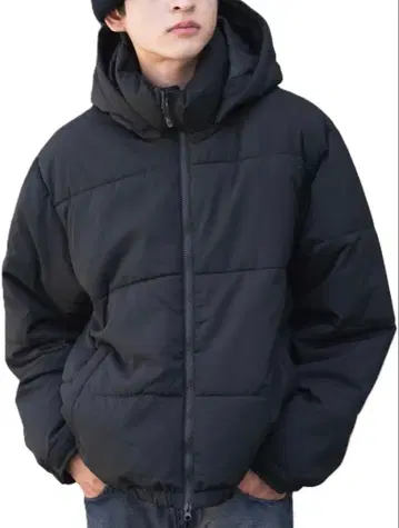 블랙 후드 부착 다운 자켓