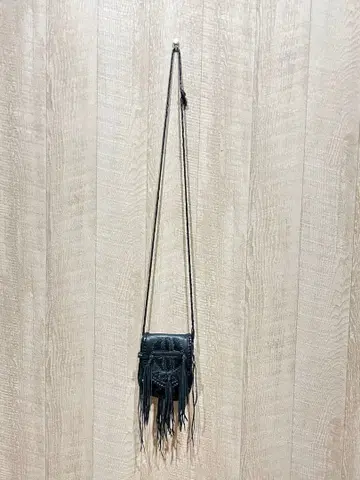 SHARE SPIRIT 천연 가죽 프린지 숄더백 블랙