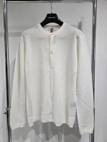 nano universe 화이트 긴팔 니트 헨리넥