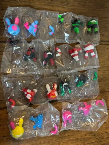 BLACK RABBIT 캡슐 토이 8개 세트