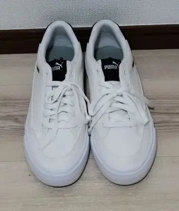[ PUMA ] 화이트 스니커즈