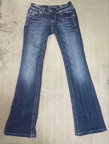 Miss Me 부츠컷 데님 25