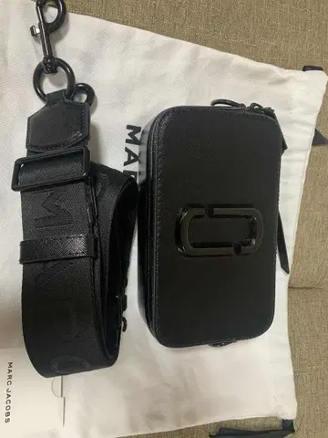 MARC JACOBS 블랙 숄더백