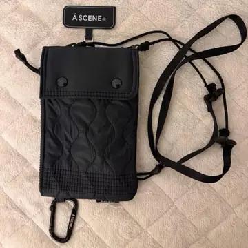 A SCENE Dock in pouch quilt