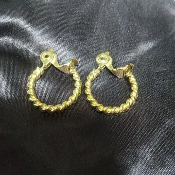 MONET 트위스트 디자인 후프 귀찌