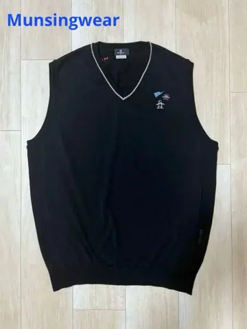 [ 먼싱웨어 ] 먼싱웨어 V넥 베스트 네이비 (LL)