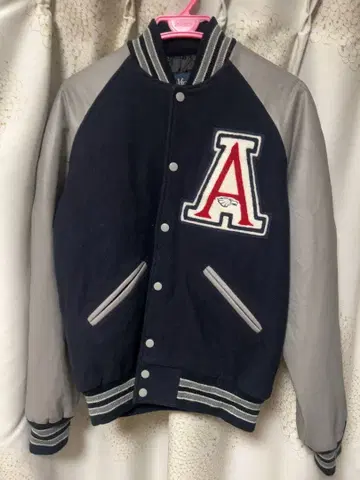 네이비 그레이 A 자수 바시티 자켓