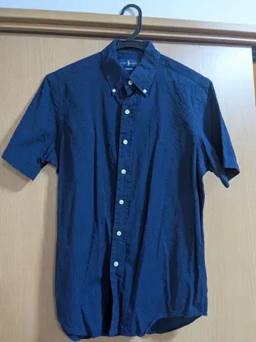 네이비 버튼 다운 반팔 셔츠