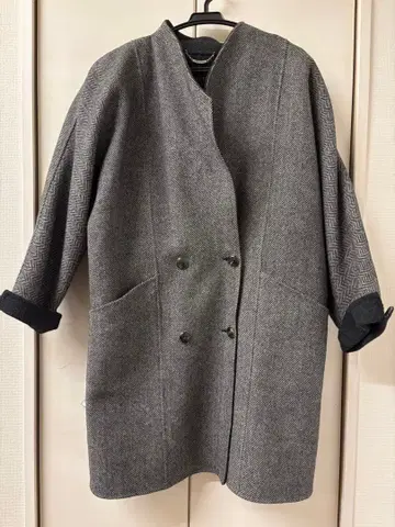 Cremona 캐시미어 혼방 라무 헤링본 더블 브레스트 코트 새상품급