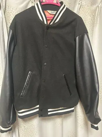 바시티 자켓 블랙