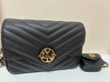 LYN 숄더백 블랙