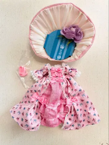 리틀 더치스 조젯 아웃핏