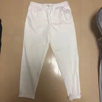 ZARA 화이트 슬랙스 L 사이즈