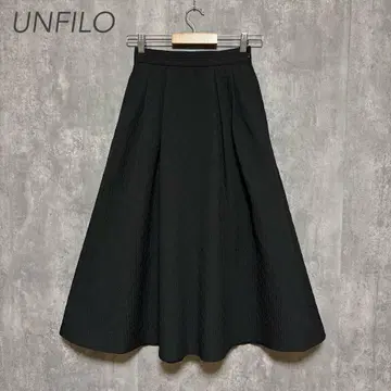 UNFILO 앙피로 워셔블 엠보싱 플레어 스커트 블랙