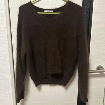 BEAUTY&YOUTH 브라운 V넥 스웨터