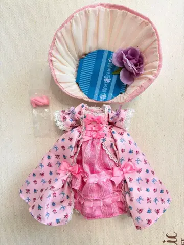 리틀 더치스 조젯 아웃핏