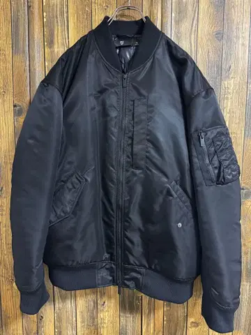 UNIQLO +J 하이브리드 다운 오버 사이즈 MA-1 블랙 XL