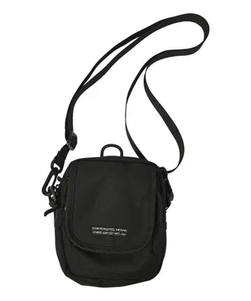 [ KiU ] 600D 플랩 포켓 숄더백 블랙