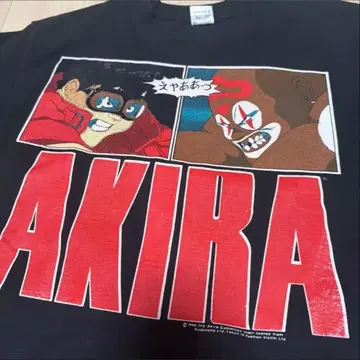 AKIRA 캐릭터 프린트 T셔츠