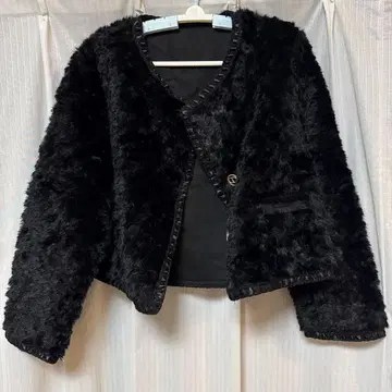 블랙 퍼 숏 자켓