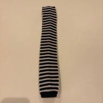 새상품급 District UNITED ARROWS 보더 니트 타이