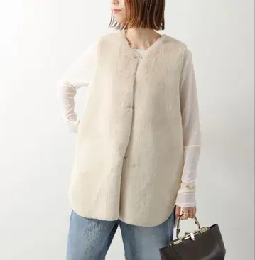 [ 새상품급 ] QTUME 페이크 무스탕 베스트