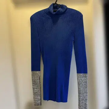 리브 터틀넥 스웨터 파랑 x 그레이 moncler