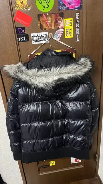 유니클로 프리미엄 다운 자켓 블랙 XL 퍼 포함 남성용