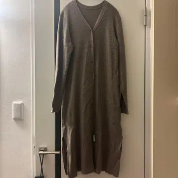 브라운 리브 버튼 롱 가디건