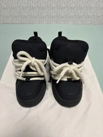 ZARA 블랙 스니커즈 로프 슈레이스