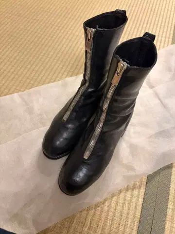 구이디 PL2 호스 풀 그레인 프론트 지퍼