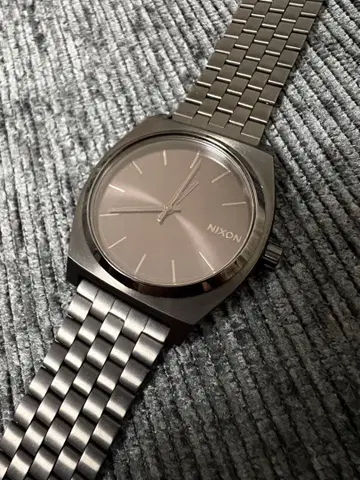 NIXON 타임 텔러 쿼츠 손목시계