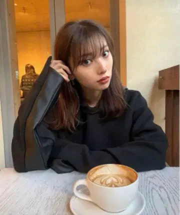 leannmoment 가죽 후드티