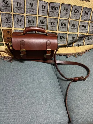 herz 브라운 가죽 숄더백