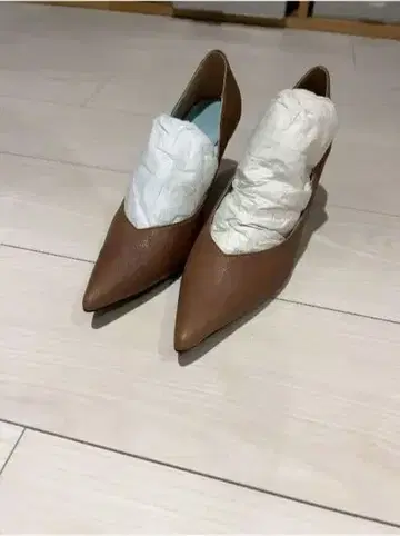 브라운 스틸레토 하이힐 37