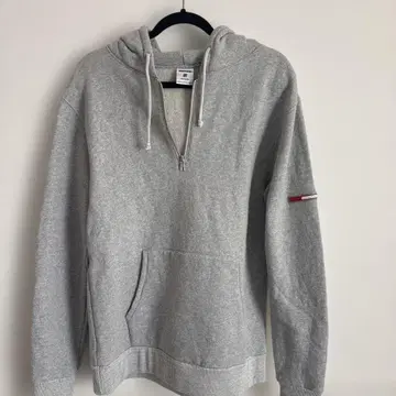 UNDEFEATED 하프 지퍼 후드티