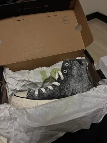 컨버스 그레이 벨벳 하이컷 스니커즈