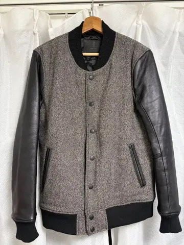 NO ID. 바시티 자켓 가죽 자켓 그레이 x 블랙