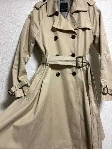 배너 바렛 베이지 트렌치코트