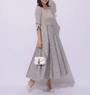 정가 25300엔 아푸와이저 리셰 배색 레이스 절개 도킹 원피스