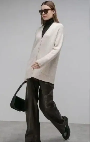 띠어리 캐시미어 혼방 도네갈 박스 가디건 4.6만 미사용