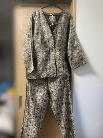 COQULE 코클레 셋업 자카드 올 패턴