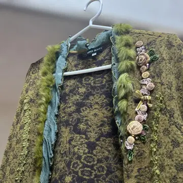 SUPER BEAUTY 꽃무늬 자수 가디건