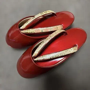 빨간색 조리 꽃무늬 하나오 M